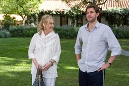Jane (Meryl Streep) versteht sich gut mit ihrem k&uuml;nftigen Schwiegersohn Harley (John Krasinski). Er ist auch der Erste, der mitbekommt, dass zwischen Jane und ihrem Ex-Mann wieder etwas l&auml;uft.