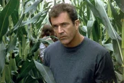Eines Tages erscheinen ,,Zeichen", Getreidekreise, in Grahams (Mel Gibson) Kornfeldern. Kurz darauf ert&ouml;nen Klopfger&auml;usche hinter einer Mauer und schrille Tonsignale aus dem Babyfon. Woher kommen die mysteri&ouml;sen Zeichen?; Eines Tages erscheinen ,,Zeichen", Getreidekreise, in Grahams (Mel Gibson) Kornfeldern. Kurz darauf ert&ouml;nen Klopfger&auml;usche hinter einer Mauer und schrille Tonsignale aus dem Babyfon. Woher kommen die mysteri&ouml;sen Zeichen?