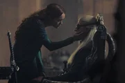 l-r: Queen Alicent Hightower (Olivia Cooke), Prince Aemond Targaryen (Ewan Mitchell). l-r: Queen Alicent Hightower (Olivia Cooke), Prince Aemond Targaryen (Ewan Mitchell).