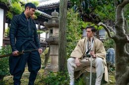 Snake Eyes (Henry Golding, l.) und Storm Shadow (Andrew Koji, r.)  +++ Die Verwendung des sendungsbezogenen Materials ist nur mit dem Hinweis und Verlinkung auf RTL+ gestattet. +++