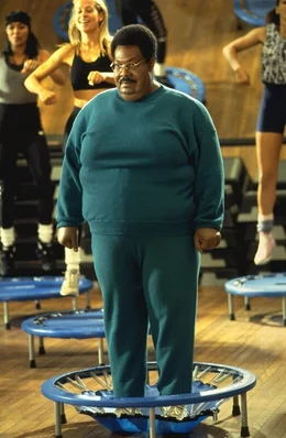 Nachdem sein Rendezvous mit der h&uuml;bschen Kollegin Carla in einem Desaster endet, beschlie&szlig;t Sherman (Eddie Murphy, Foto), mit Hilfe eines selbstgebrauten Mittels abzunehmen ...