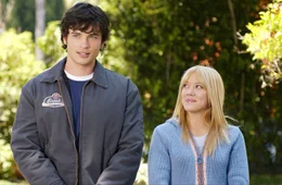 Eigentlich verbindet Charlie (Tom Welling, l.) und Lorraine (Hilary Duff, r.) eine innige Geschwisterliebe, aber so ein bisschen &Auml;rger l&auml;sst sich einfach nicht vermeiden ...