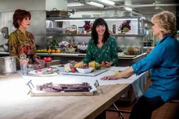 L-R: Vivian (Jane Fonda), Carol (Mary Steenburgen), Sharon (Candice Bergen).