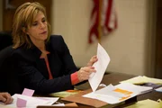 Kelly Siegler betrachtet jedes noch so kleine Detail eines Falles genau. Schließlich könnte jede Kleinigkeit zur Lösung des Falles führen. Kelly Siegler betrachtet jedes noch so kleine Detail eines Falles genau. Schließlich könnte jede Kleinigkeit zur Lösung des Falles führen.