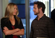 Haylen Becall (Sarah Carter) und Adam Ross (A.J. Buckley).