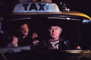 Snake Plissken (Kurt Russell, l)