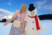 Sketch "Schneemann sucht Karotte". Von links: Michl M&uuml;ller und Constanze Lindner.
