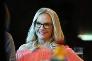 Kn&uuml;pft neue Freundschaften: Linda (Rachael Harris) ...