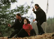 Im letzten Moment gelingt es Andre (Mark Keller, l.) und Semir (Erdogan Atalay), ihre Chefin Anna (Charlotte Schwab) zu befreien. Im letzten Moment gelingt es Andre (Mark Keller, l.) und Semir (Erdogan Atalay), ihre Chefin Anna (Charlotte Schwab) zu befreien.