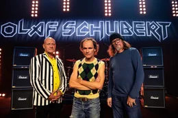 Olaf Schubert mit seinem B&uuml;hnenprogramm "Zeit f&uuml;r Rebellen".  Die Verwendung des sendungsbezogenen Materials ist nur mit dem Hinweis und Verlinkung auf RTL+ gestattet.; Olaf Schubert mit seinem B&uuml;hnenprogramm "Zeit f&uuml;r Rebellen".  Die Verwendung des sendungsbezogenen Materials ist nur mit dem Hinweis und Verlinkung auf RTL+ gestattet.