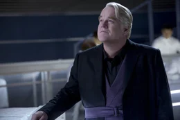 Noch glaubt Pr&auml;sident Snow, in Plutarch Heavensbee (Philip Seymore Hoffman) den besten Spielmacher aller Zeiten gefunden zu haben ...