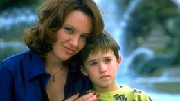 Lynn Sear (Toni Collette) mit ihrem Sohn Cole (Haley Joel Osment)