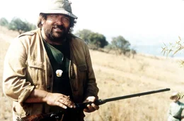 Immer wieder entdeckt Tom (Bud Spencer), genannt 'das Nilpferd', dass sein Freund Slim die Patronen in den Jagdgewehren durch Platzpatronen ersetzt hat ...