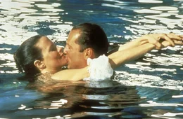 Spiel mit dem Feuer: Der aufstrebende Jungmanager Walter Davis (Bruce Willis, r.) erliegt den Reizen der sch&ouml;nen Nadia (Kim Basinger, l.) ...