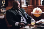 Ken Karsch (Charles S. Dutton) ahnt nicht, dass nichts so ist, wie es zu sein scheint ...