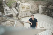 Mirko Drotschmann an der Grabungsstätte Molkenmarkt Mirko Drotschmann an der Grabungsstätte Molkenmarkt