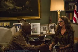 Denzel Washington als Robert McCall, Melissa Leo als Susan Plummer
