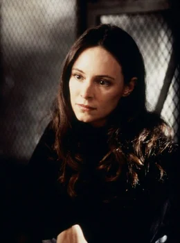 Die Psychiaterin Dr. Kathryn Railly (Madeleine Stowe) untersucht einen seltsamen Fall.