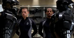 Geraten in die H&auml;nde der G.I. Joes: die beiden Elitesoldaten Duke (Channing Tatum, l.) und Ripcord (Marlon Wayans, r.) ...