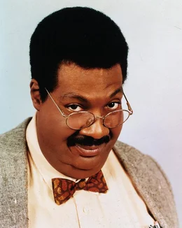 Dr. Sherman Klump (Eddie Murphy) ist ein gutm&uuml;tiger, brillanter, von Figurproblemen geplagter Professor f&uuml;r Chemie. Ein kleiner Schluck von seinem selbst entwickelten Schlankheitstrunk verwandelt Sherman in Buddy Love, was f&uuml;r jede Menge Verwirrung sorgt ...