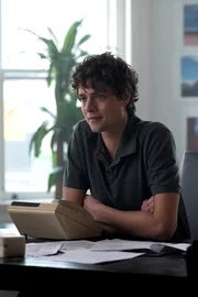 Tyson Conway (Douglas Smith)