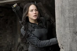 Im Kampf gegen Folter und Gefangenschaft ger&auml;t auch die erfolgreiche Kriegerin Katniss (Jennifer Lawrence) an ihre Grenzen ...