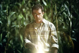 Rev. Graham Hess (Mel Gibson)