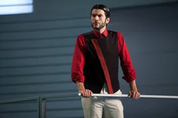 Beeinflusst von Haymitch Abernathy verk&uuml;ndet der Spielmacher Seneca Crane (Wes Bentley) eine &Auml;nderung der Spielregeln: K&uuml;nftig soll es zwei Sieger geben d&uuml;rfen, sofern die letzten beiden &Uuml;berlebenden aus dem gleichen Distrikt stammen. Katniss' und Peetas gro&szlig;e Chance ...