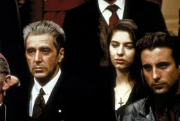 F&uuml;r seinen Onkel ist Vincent (Andy Garcia, re.) sogar bereit zu t&ouml;ten: Er bew&auml;hrt sich, als er Don Michael (Al Pacino, li.) das Leben rettet ...