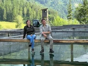 Am Thorhof, zwischen Hohenberg und St. Aegyd, holen sich die Fischbauern Marlene und Christian Kirchmayer aus den Teichen, was sie auch frisch am Hof verarbeiten können. Am Thorhof, zwischen Hohenberg und St. Aegyd, holen sich die Fischbauern Marlene und Christian Kirchmayer aus den Teichen, was sie auch frisch am Hof verarbeiten können.