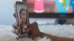 Manchen Abonnenten verkaufen die Sexarbeiterinnen personalisierte Videos und Nacktfotos.