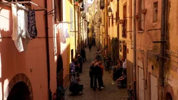 Das Dorf Bosa mit seinen pastellfarbenen H&auml;usern gilt als eines der sch&ouml;nsten in Italien.