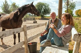ARD Degeto MEIN WILDES HERZ - ALLES AUF SIEG, am Samstag (30.05.20) um 20:15 Uhr im ERSTEN. Paul Brenner (Dieter Hallervorden) gibt Jana (Lena Klenke) die Chance, mit &acirc;&euro;žRock My Heart&acirc;&euro;&oelig; zu arbeiten. &Acirc;&copy; ARD Degeto/Neue Sch&Atilde;&para;nhauser Filmproduktion, honorarfrei - Verwendung gem&Atilde;&curren;&Atilde;&Yuml; der AGB im engen inhaltlichen, redaktionellen Zusammenhang mit genannter Degeto-Sendung und bei Nennung "Bild: ARD Degeto/Neue Sch&Atilde;&para;nhauser Filmproduktion" (S2+). ARD Degeto/Programmplanung und Presse, Tel: 069/1509-335, degeto-presse@degeto.de