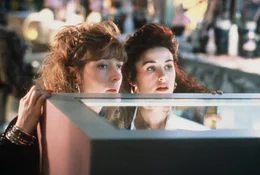 Lug und Trug: Joyce (Glenne Headly, l.) und Cynthia (Demi Moore, r.) versuchen, einen Mord zu vertuschen ...