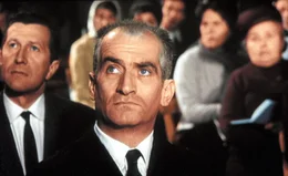 Der Jagdwaffenh&auml;ndler Victor Garnier (Louis de Fun&egrave;s, Mitte) f&uuml;hrt ein beschauliches Kleinb&uuml;rgerleben, bis er auf Anraten des Direktors seiner Bank, Andr&eacute; Durant-Mareuil (Jean-Pierre Marielle, links), die gesamten Ersparnisse der Familie in Aktien investiert. Als die Wertpapiere bereits kurz darauf wertlos sind, f&uuml;hlt Garnier sich vom Bankdirektor verraten, zumal dieser ein luxuri&ouml;ses Leben zu f&uuml;hren scheint. Garnier will sein Geld zur&uuml;ck.