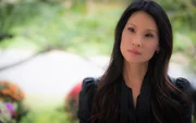 Während Watson (Lucy Liu) und Holmes dem Mord an einem ehemaligen FBI-Agenten nachgehen, muss Joan feststellen, dass ihr Stiefvater ein bisschen zu sehr von ihrer und Sherlocks Arbeit fasziniert und inspiriert ist ... Während Watson (Lucy Liu) und Holmes dem Mord an einem ehemaligen FBI-Agenten nachgehen, muss Joan feststellen, dass ihr Stiefvater ein bisschen zu sehr von ihrer und Sherlocks Arbeit fasziniert und inspiriert ist ...
