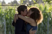 Hanna (Fanny Krausz) und Max (Daniel Gawlowski) finden zueinander. Weiteres Bildmaterial finden Sie unter www.br-foto.de.