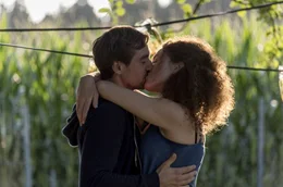 Hanna (Fanny Krausz) und Max (Daniel Gawlowski) finden zueinander. Weiteres Bildmaterial finden Sie unter www.br-foto.de.