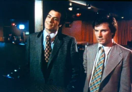 Von links nach rechts: Michael (Richard Romanus) und Charlie (Harvey Keitel).