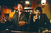Von links nach rechts: Johnny Boy (Robert De Niro) und Tony (David Proval).