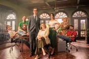 v.li.: Danny Exnar als Arturo, Anaïs Decasper als Selina, Jonas Gygax als Adi, Susanne Kunz als Bea, Sandra Zellweger als Marisol, Birgit Steinegger als Frau Zybach, Matthias Schoch als Konsti v.li.: Danny Exnar als Arturo, Anaïs Decasper als Selina, Jonas Gygax als Adi, Susanne Kunz als Bea, Sandra Zellweger als Marisol, Birgit Steinegger als Frau Zybach, Matthias Schoch als Konsti