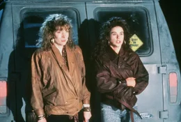 Die beiden Freundinnen Joyce (Glenne Headly, l.) und Cynthia (Demi Moore, r.) beschlie&szlig;en, den Mord zu vertuschen ...