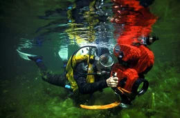 Rita Schlamberger bei Unterwasser Dreharbeiten in Plitvice.