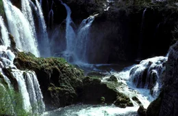 Die m&auml;chtigen Plitvicer Wasserf&auml;lle.