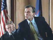 Sein hitziges Auftreten vor Gericht bringt Dr. Kelmer (Robert Knepper) keine Pluspunkte bei den Geschworenen.