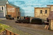 „Gallopping Goose" – also „Galoppierende Gans” nennt sich diese Mixtur aus Schienenbus- und Schienenlastwagen. Von 1930 bis in die 50iger Jahre galoppierte die silberne Gans über schmalspurige Gleise im Bundesstaat Colorado. Es geht eher beschaulich zu und der kleine Güterzug dampft behäbig an der Küstenlinie entlang. „Gallopping Goose" – also „Galoppierende Gans” nennt sich diese Mixtur aus Schienenbus- und Schienenlastwagen. Von 1930 bis in die 50iger Jahre galoppierte die silberne Gans über schmalspurige Gleise im Bundesstaat Colorado. Es geht eher beschaulich zu und der kleine Güterzug dampft behäbig an der Küstenlinie entlang.