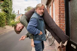 Krabbenfischer Knud L&uuml;hr (Axel Prahl) und sein Sohn Lenny (Jonas Nay)