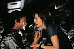 Wagen das schier Unm&ouml;gliche: "Beck" Childs (Hilary Swanks, r.) und Dr. Josh Keyes (Aaron Eckhart, l.) ...
