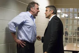 L-R: Arthur Edens (Tom Wilkinson), Michael Clayton (George Clooney)