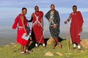 Gro&szlig;e Teile des Volkes der Massai leben bereits seit Jahrhunderten im afrikanischen Hochland zwischen den Vulkanen. Hier pflegen die Massai ihre Traditionen.